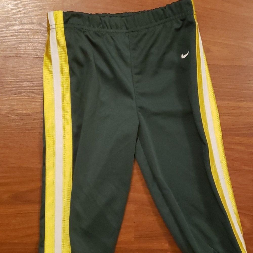 3/$10🌻 Nike track pants UofO colors